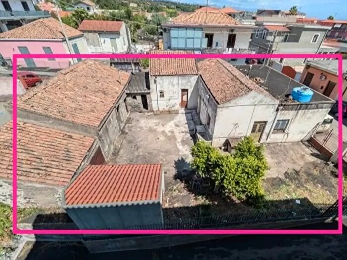 Casa trilocale in vendita in Via Tomarchio, Santa Venerina