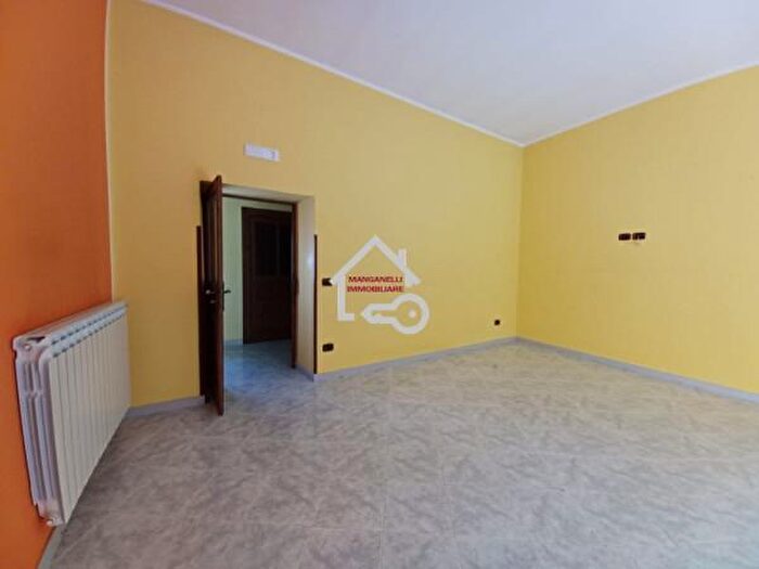 Appartamento trilocale in vendita in Via dei Mille, Rutino