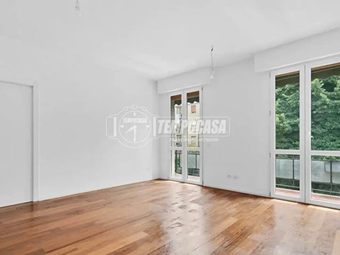 Appartamento trilocale in vendita in Via Grigna, Baranzate