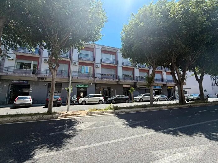 Appartamento quadrilocale in vendita in Via La Farina, Messina
