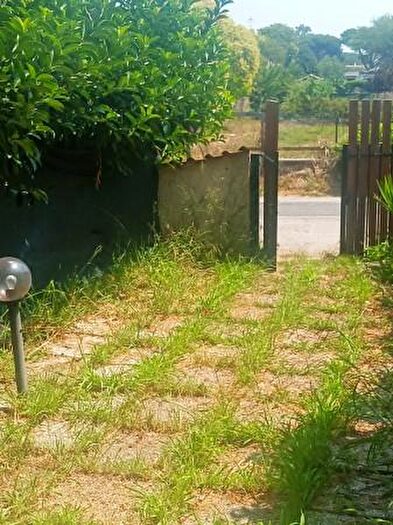 Casa quadrilocale in vendita in Via Oglio, Ardea