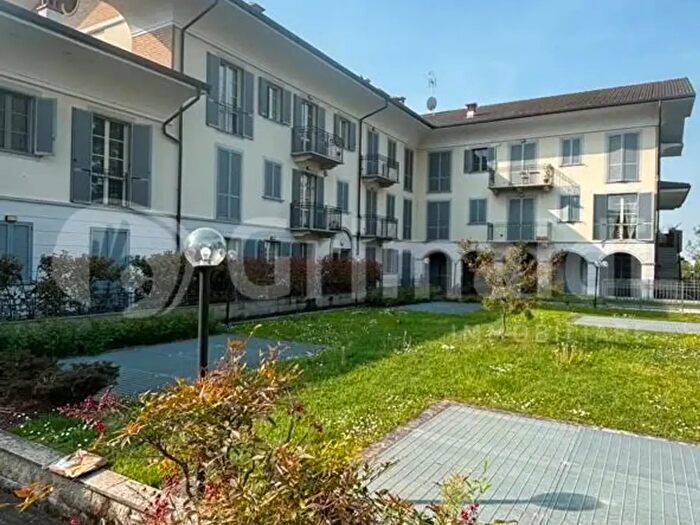 Appartamento con 5 locali in vendita in Via Verbano, Abbiategrasso