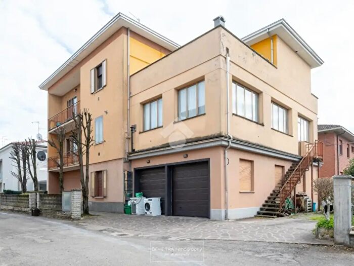 Appartamento con 5 locali in vendita in Via Venturina, Vignola