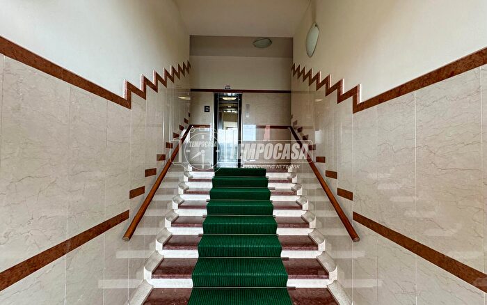 Appartamento quadrilocale in vendita in Via Cipro, Brescia