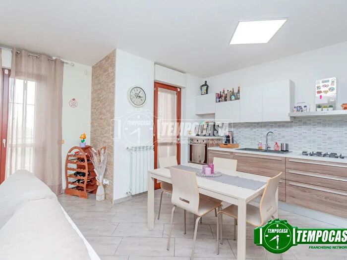 Appartamento trilocale in vendita in Via Angelo Lombardini, Vidigulfo