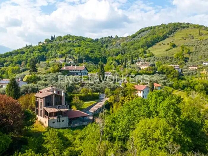 Casa quadrilocale in vendita in Via Rocca, Asolo