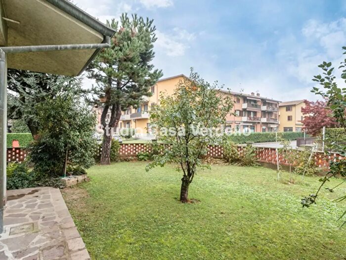 Casa quadrilocale in vendita in Via Giordano Bruno, Verdellino