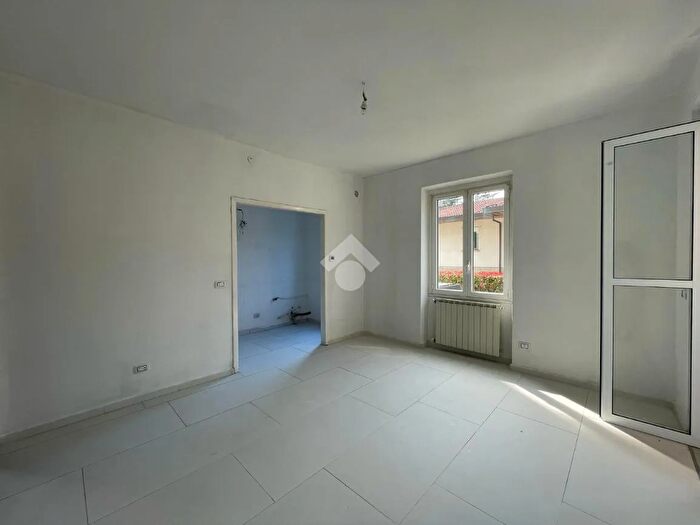 Appartamento quadrilocale in vendita in Via Ugo Foscolo, Casazza