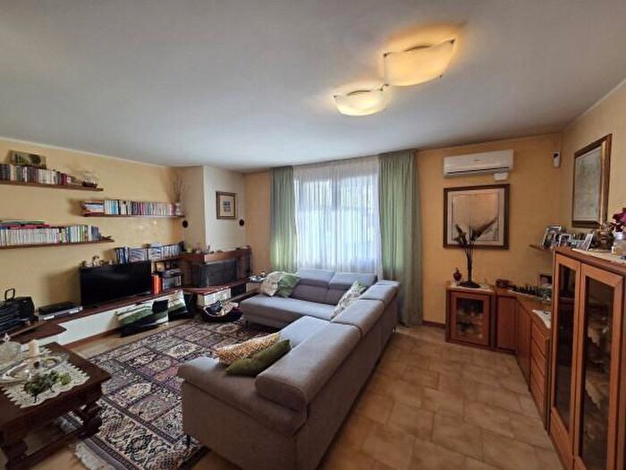 Casa con 6 locali in vendita in Via Luigi Gonzaga a, Guastalla