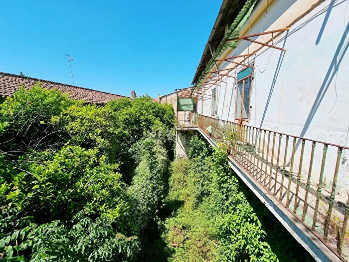Casa con 5 locali in vendita in Via Camusso, Caserta