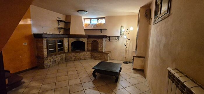 Casa con 6 locali in vendita in Camaiore