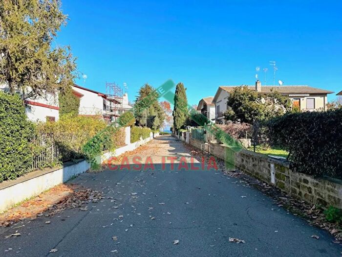 Appartamento quadrilocale in vendita in Capodimonte, Capodimonte