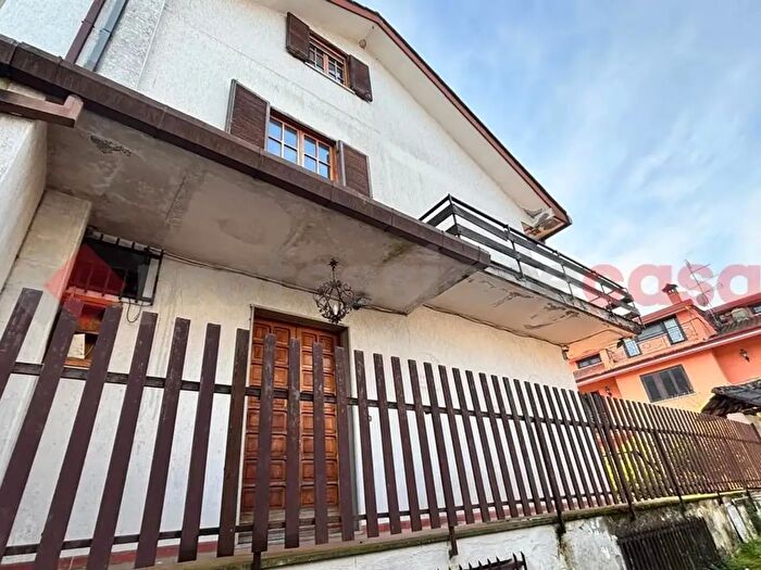 Casa con 5 locali in vendita in Via Villini, Alatri