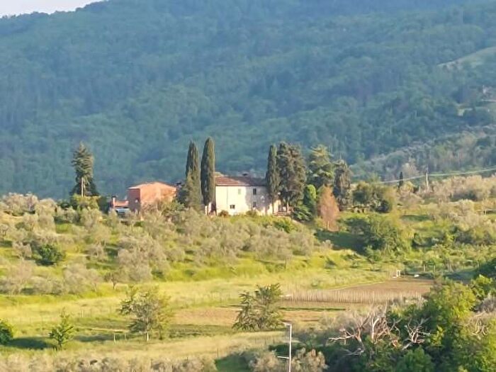 Casa con 6 locali in vendita in Il Faggeto, Cavriglia