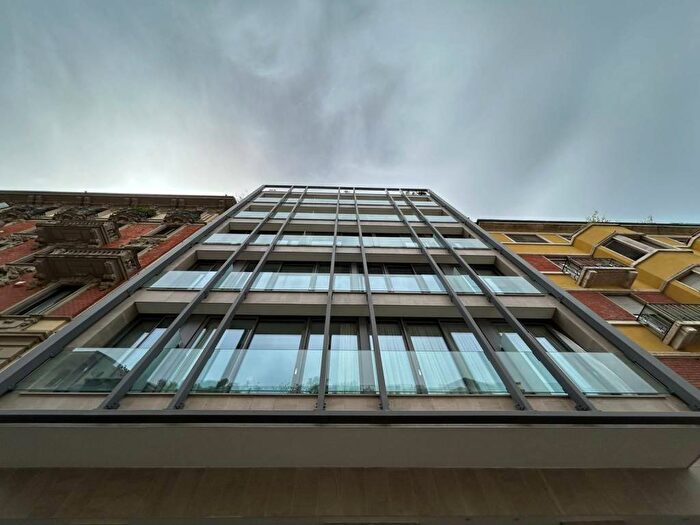 Appartamento bilocale in affitto in Via Mauro Macchi, Centrale, Milano