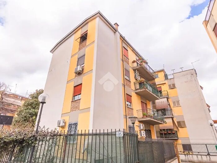 Appartamento trilocale in vendita in Via Dameta, Roma