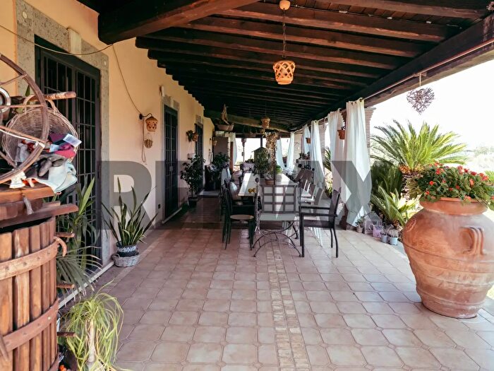 Casa con 6 locali in vendita in Velletri