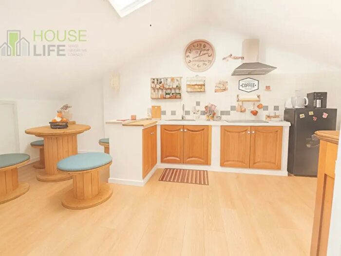 Appartamento quadrilocale in vendita in Via Aprile, Torrebelvicino