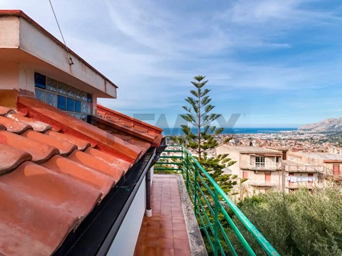 Casa con 7 locali in vendita in Via Palmitello, Carini
