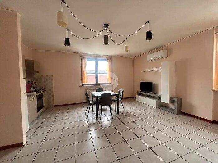 Appartamento trilocale in affitto in Via Fernando Molini, Viterbo