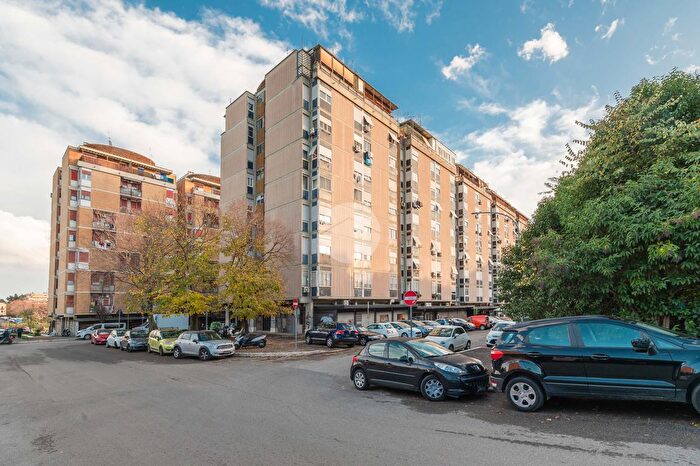 Appartamento bilocale in vendita in Largo Gustavo Sacerdote, Roma