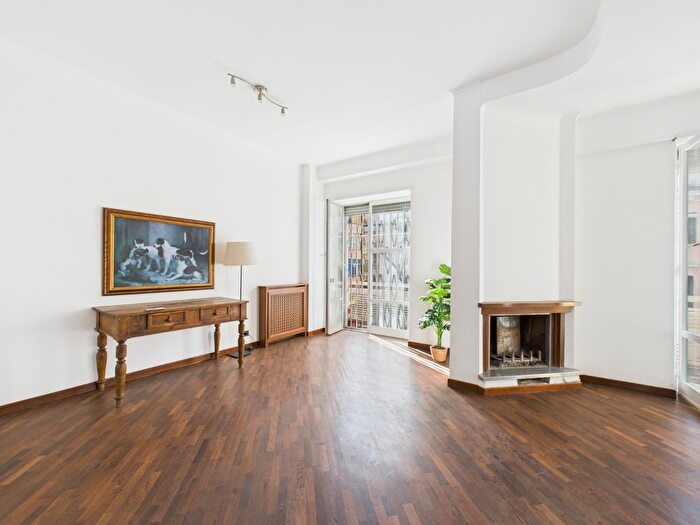 Appartamento con 5 locali in affitto in Via Baldassarre Peruzzi, Roma