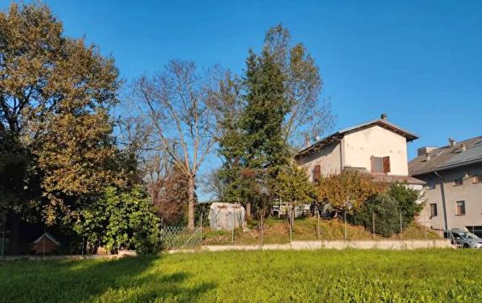 Casa con 6 locali in vendita in Via Perdosa, Montechiarugolo