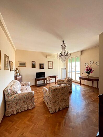 Appartamento trilocale in vendita in Via Gerolamo Tiraboschi, Modena