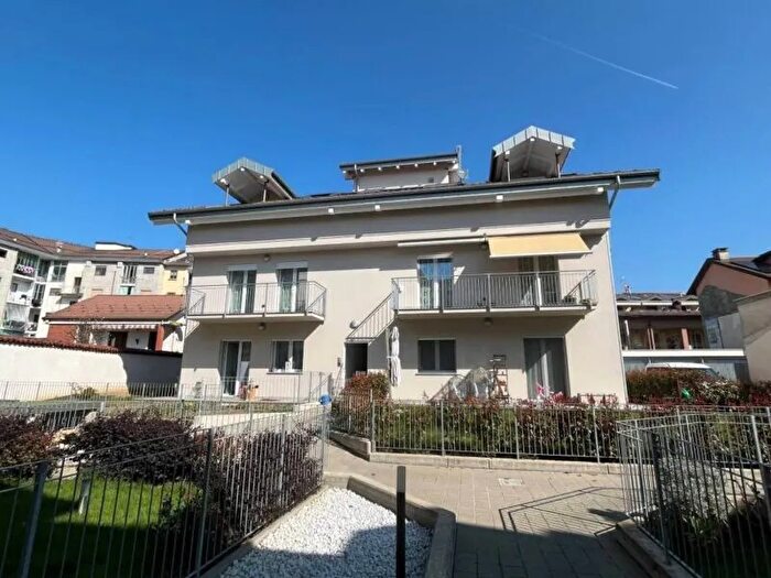 Case in Vendita e in Affitto - 2