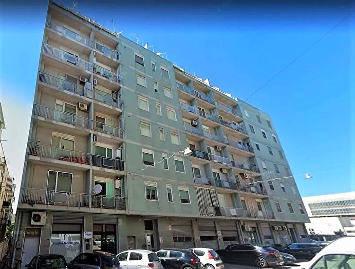 Appartamento trilocale in vendita in Via Ragusa Brindisi, Brindisi