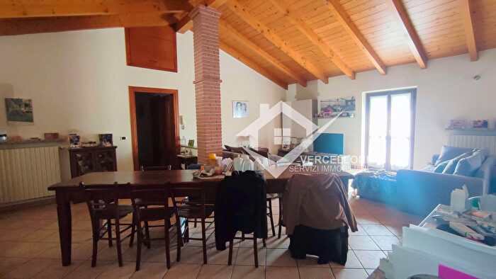 Appartamento quadrilocale in vendita in Piazza Genestrone, Nibbiola