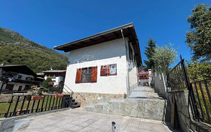 Casa con 5 locali in vendita in Via Rantan, Frassinetto