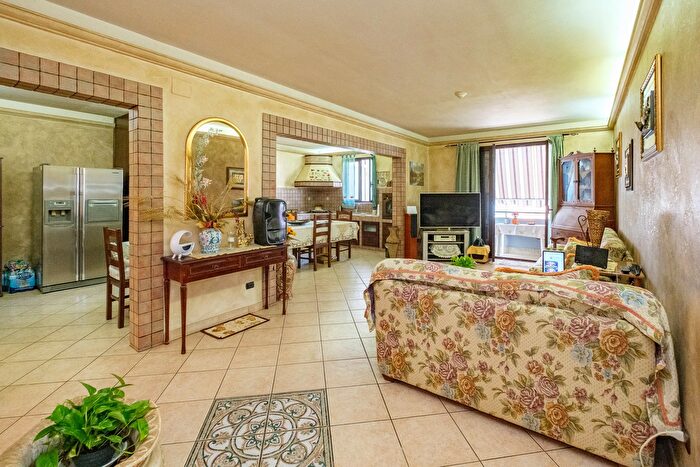 Appartamento trilocale in vendita in Viale Grimaldi, Catania