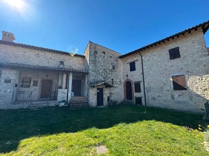 Casa trilocale in vendita in Agliano, Campello Sul Clitunno