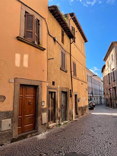 Casa quadrilocale in vendita in Viterbo