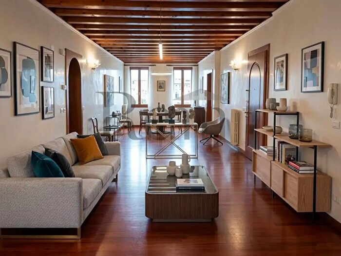 Appartamento con 5 locali in vendita in Borgo Cavour, Treviso