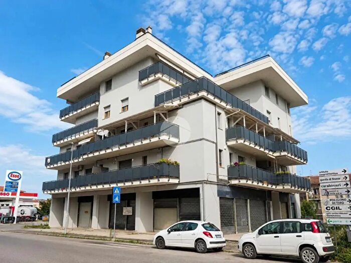 Appartamento quadrilocale in vendita in Viale Francesco Crispi, Teramo