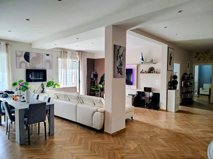 Appartamento quadrilocale in vendita in Via Annibale Maria di Francia, Napoli