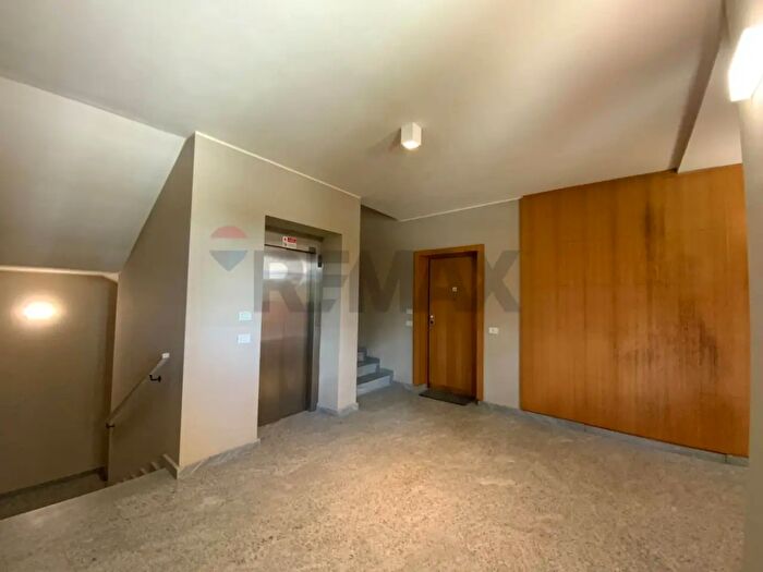 Appartamento trilocale in vendita in Via SantIsidoro, Bogogno