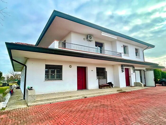 Casa trilocale in vendita in Piazza Libertà, Pramaggiore