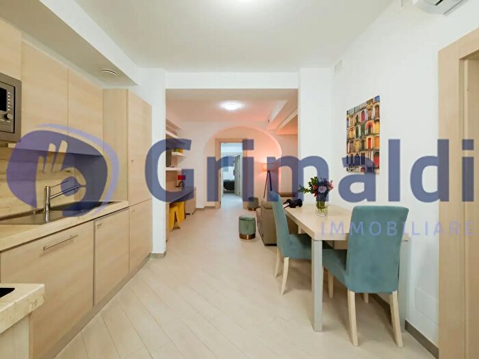 Appartamento con 12 locali in vendita in Via Cavour c, Lecce