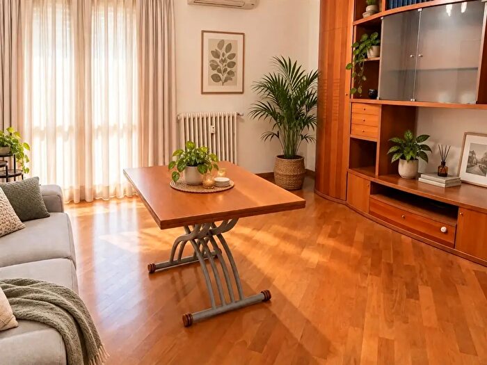 Appartamento trilocale in affitto in Via Lucca, Milano
