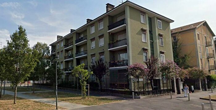 Appartamento trilocale in affitto in Via Gavirate, San Siro, Milano