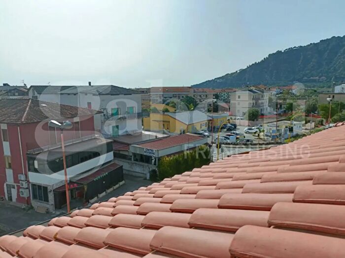 Appartamento trilocale in vendita in Via Nazionale, Squillace