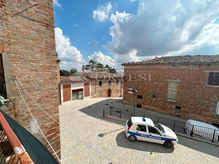 Appartamento con 5 locali in vendita in Via Roma, Fratte Rosa