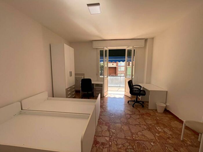 Appartamento trilocale in affitto in Via Archirola, Viali, Modena