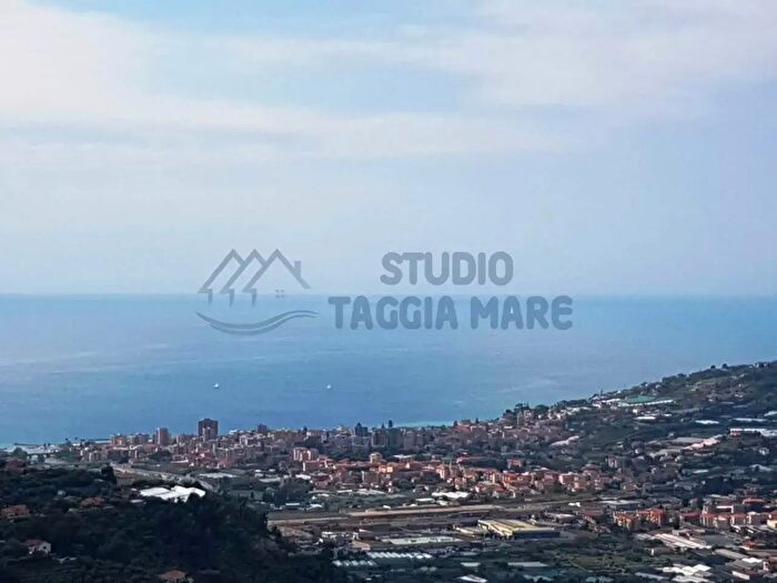 Appartamento bilocale in vendita in Strada Pose, Castellaro