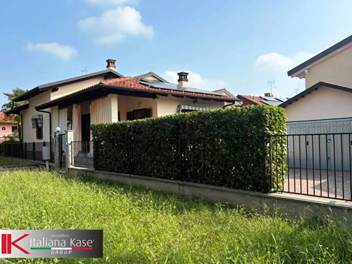 Casa con 5 locali in vendita in Via Bivanti, Mazze'