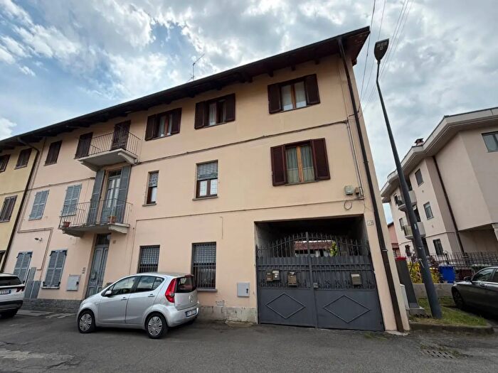 Appartamento con 6 locali in vendita in Via Monte Grappa, Cirie'