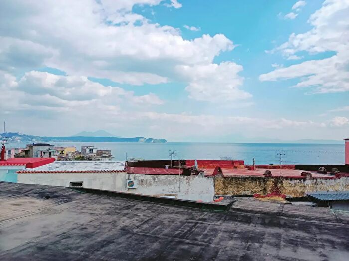 Appartamento trilocale in vendita in Via Stendhal, Bacoli